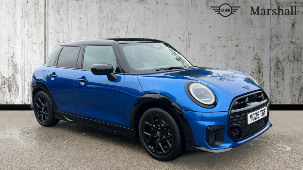 Main listing image - MINI Hatchback 5dr