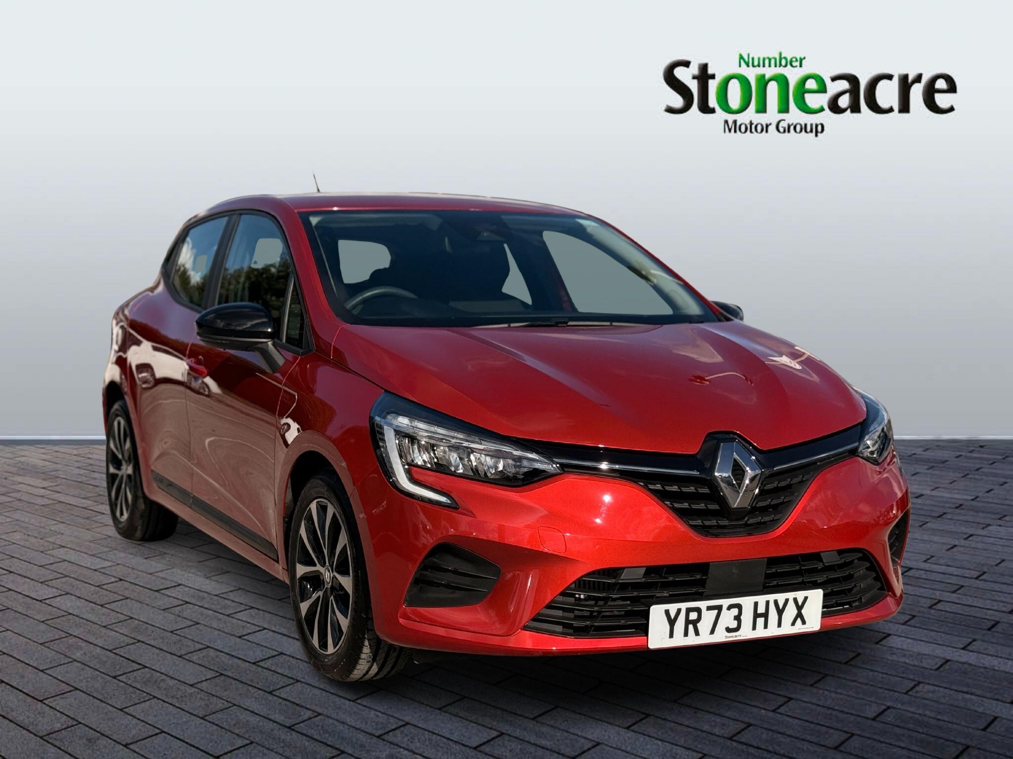 Main listing image - Renault Clio
