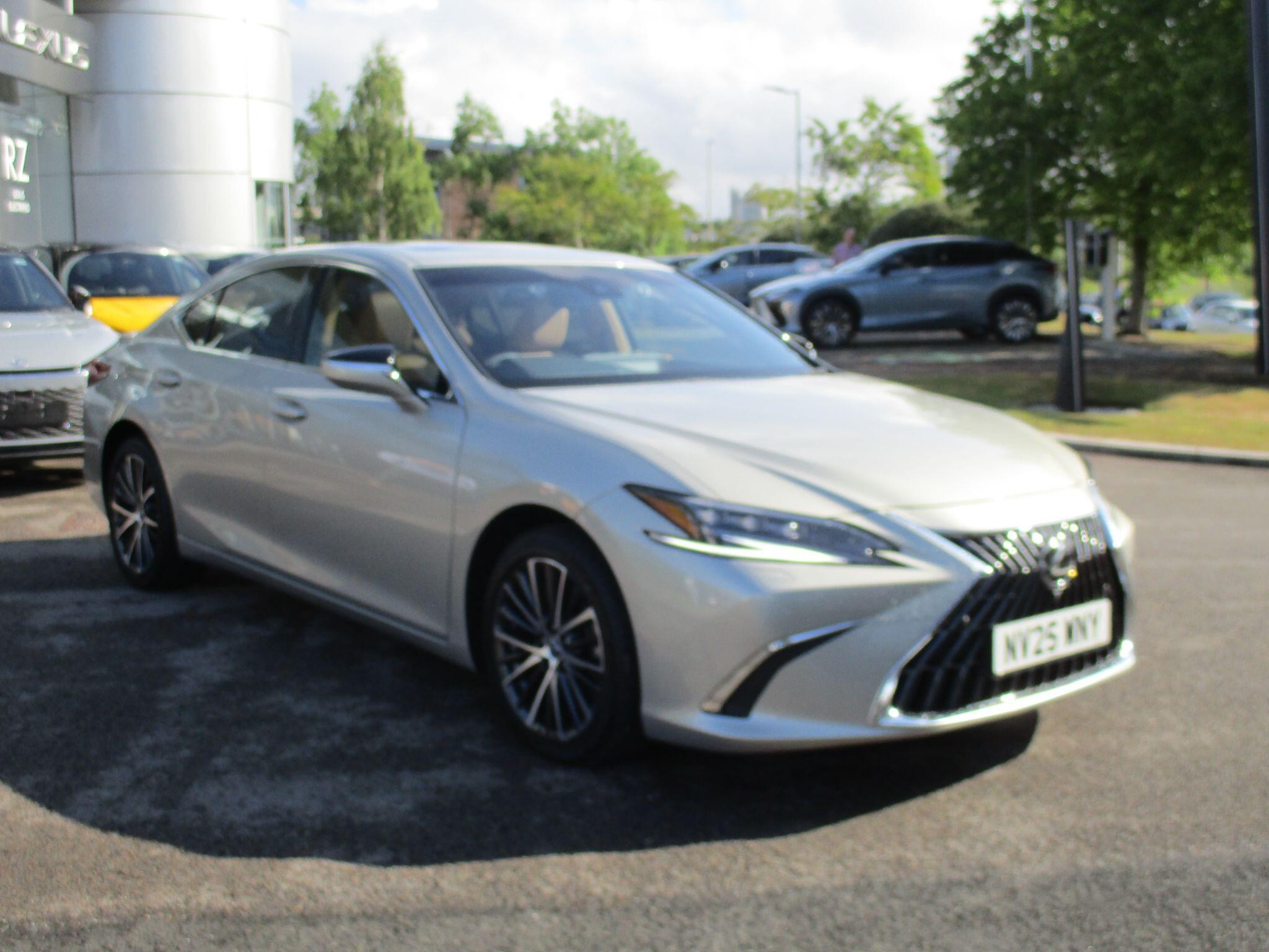 Main listing image - Lexus ES