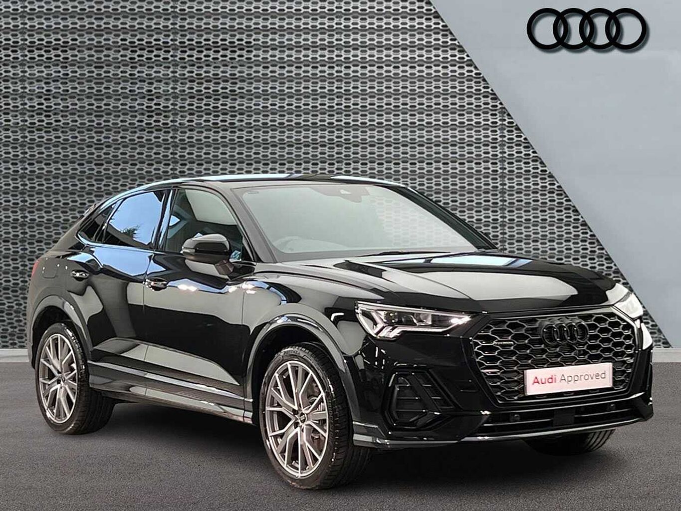 Main listing image - Audi Q3