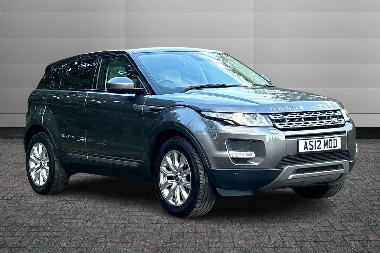 Main listing image - Land Rover Range Rover Evoque