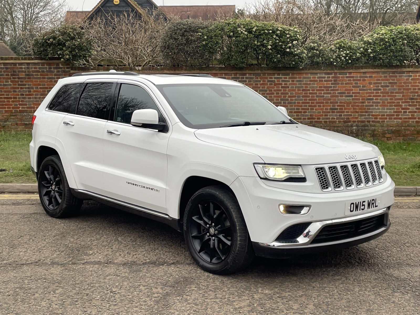 Main listing image - Jeep Grand Cherokee