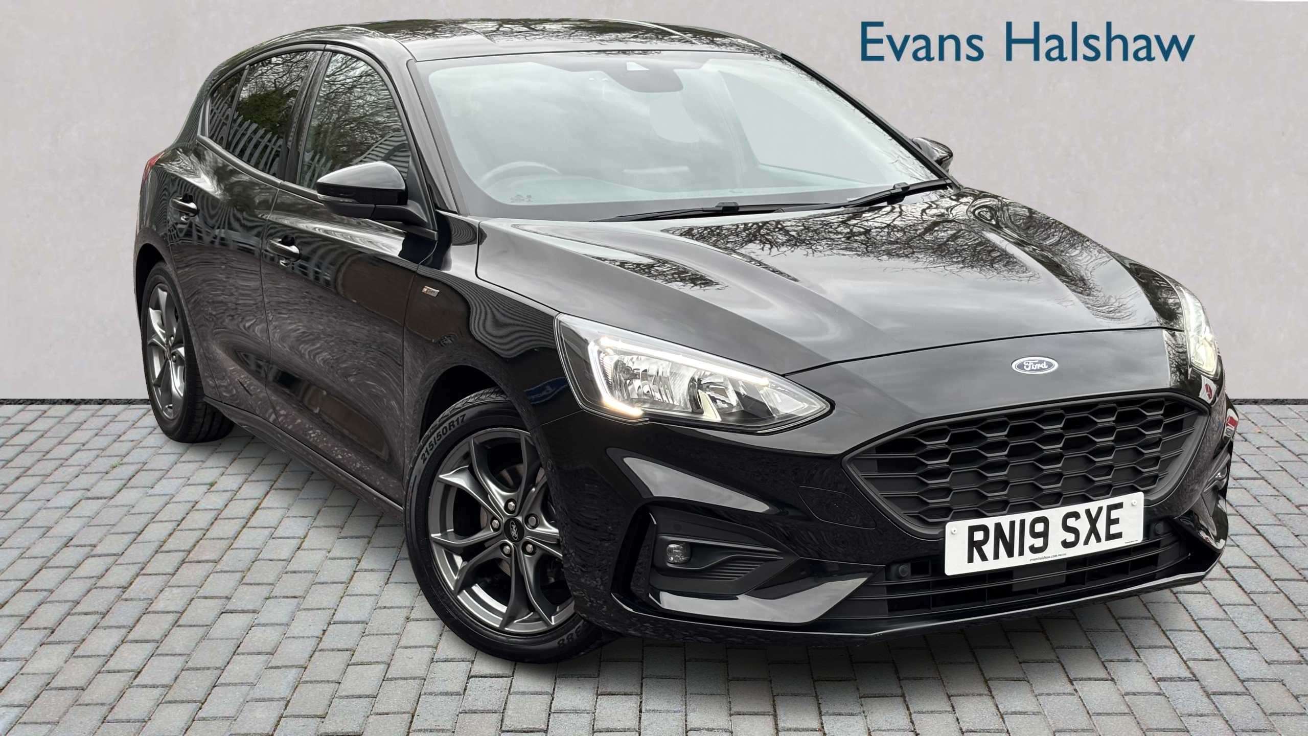 Main listing image - Ford Focus