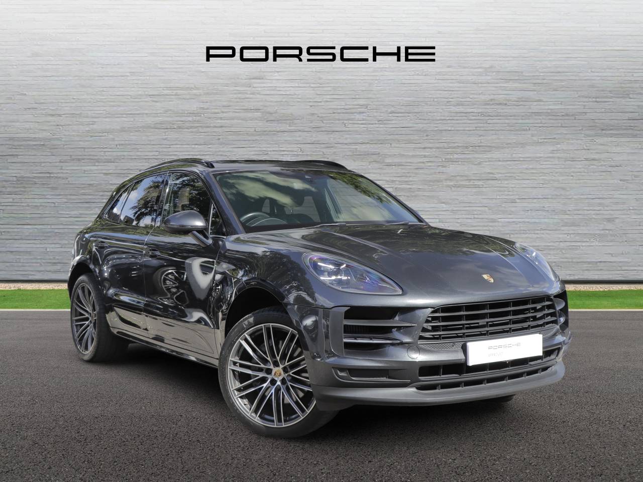 Main listing image - Porsche Macan