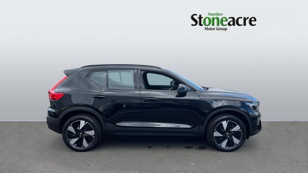 Main listing image - Volvo Ex40