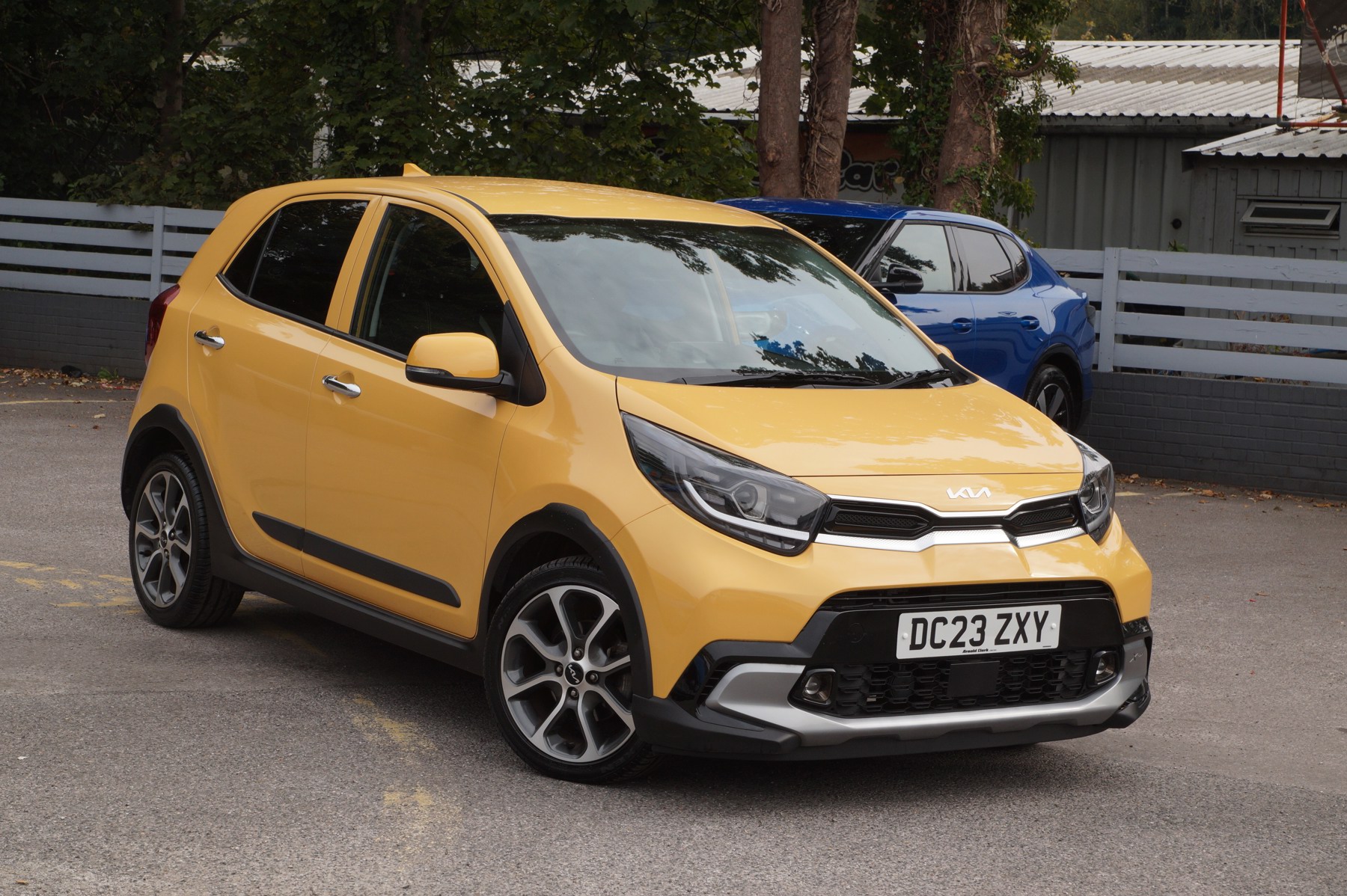 Main listing image - Kia Picanto