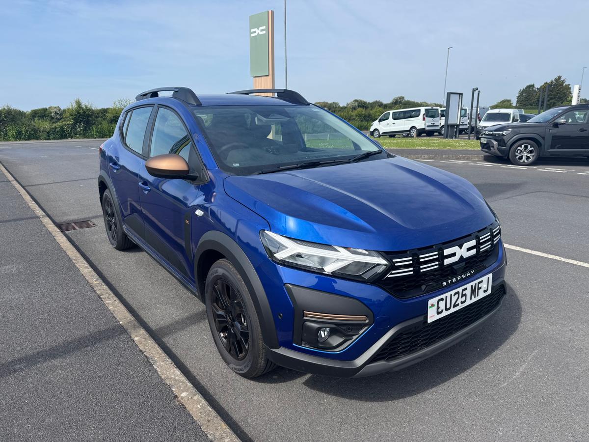 Main listing image - Dacia Sandero Stepway