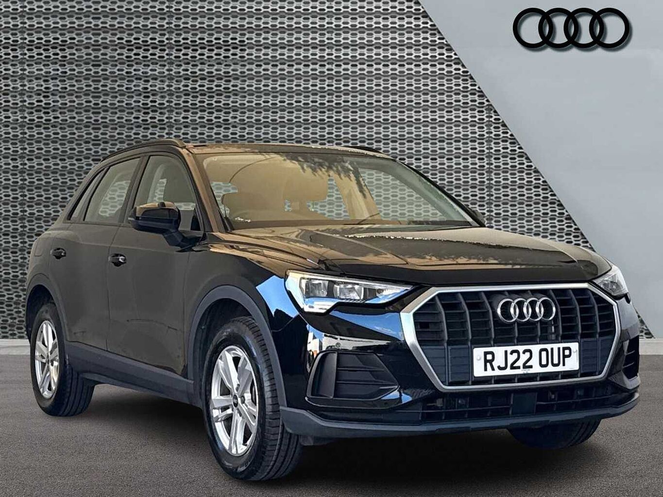 Main listing image - Audi Q3