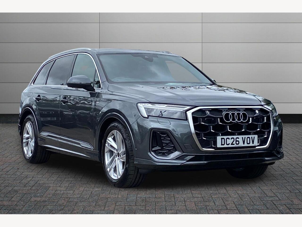Main listing image - Audi Q7