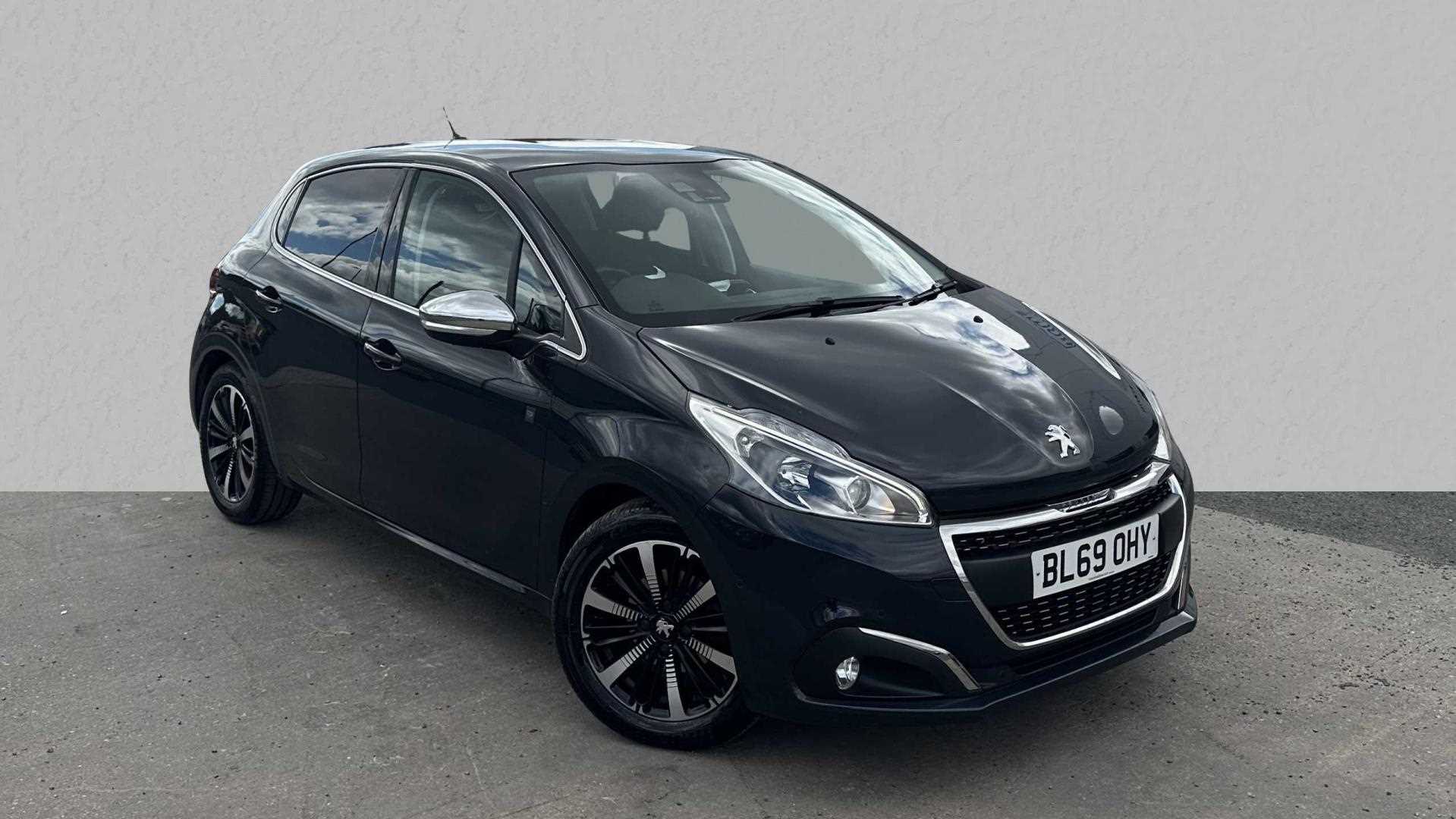 Main listing image - Peugeot 208
