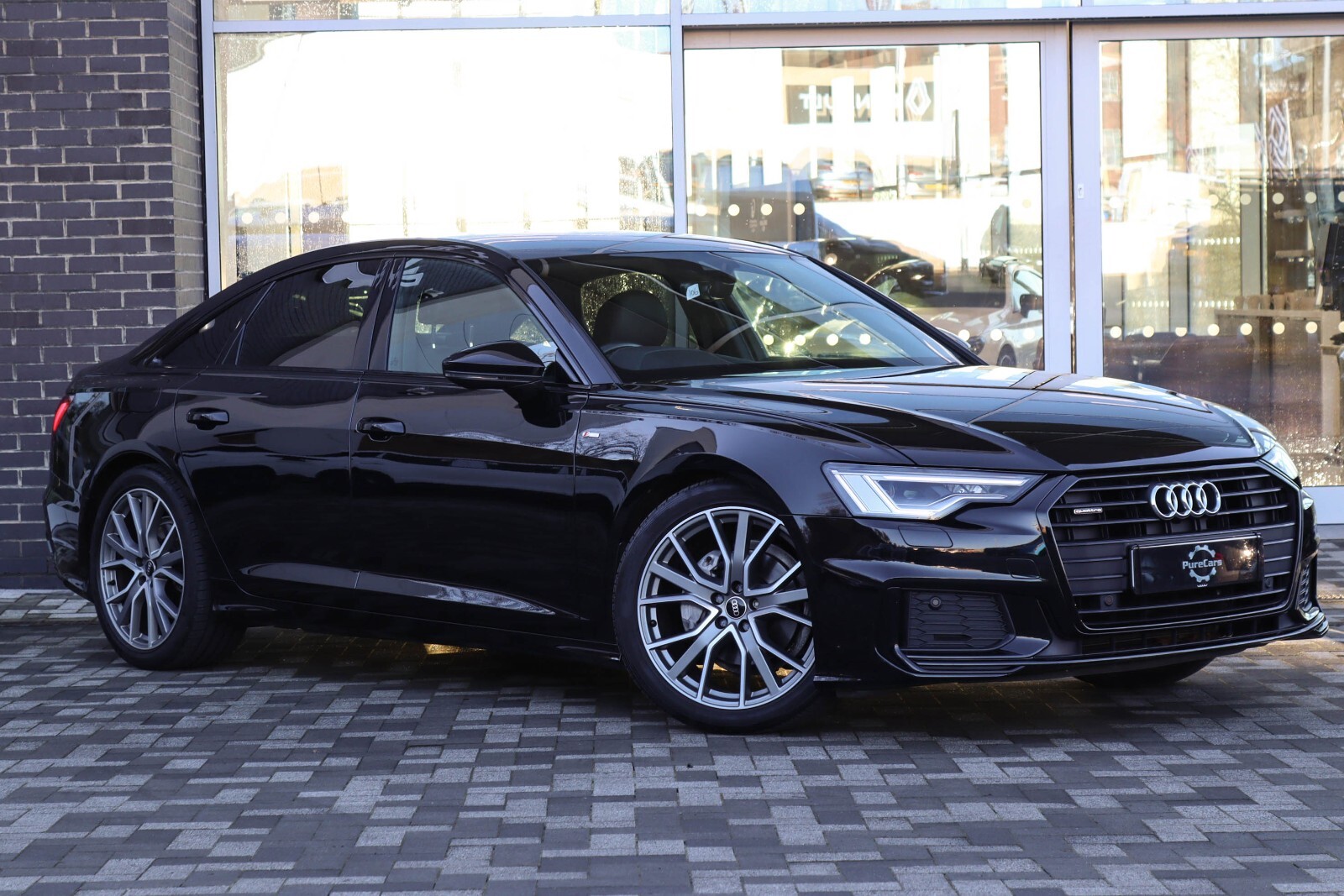 Main listing image - Audi A6