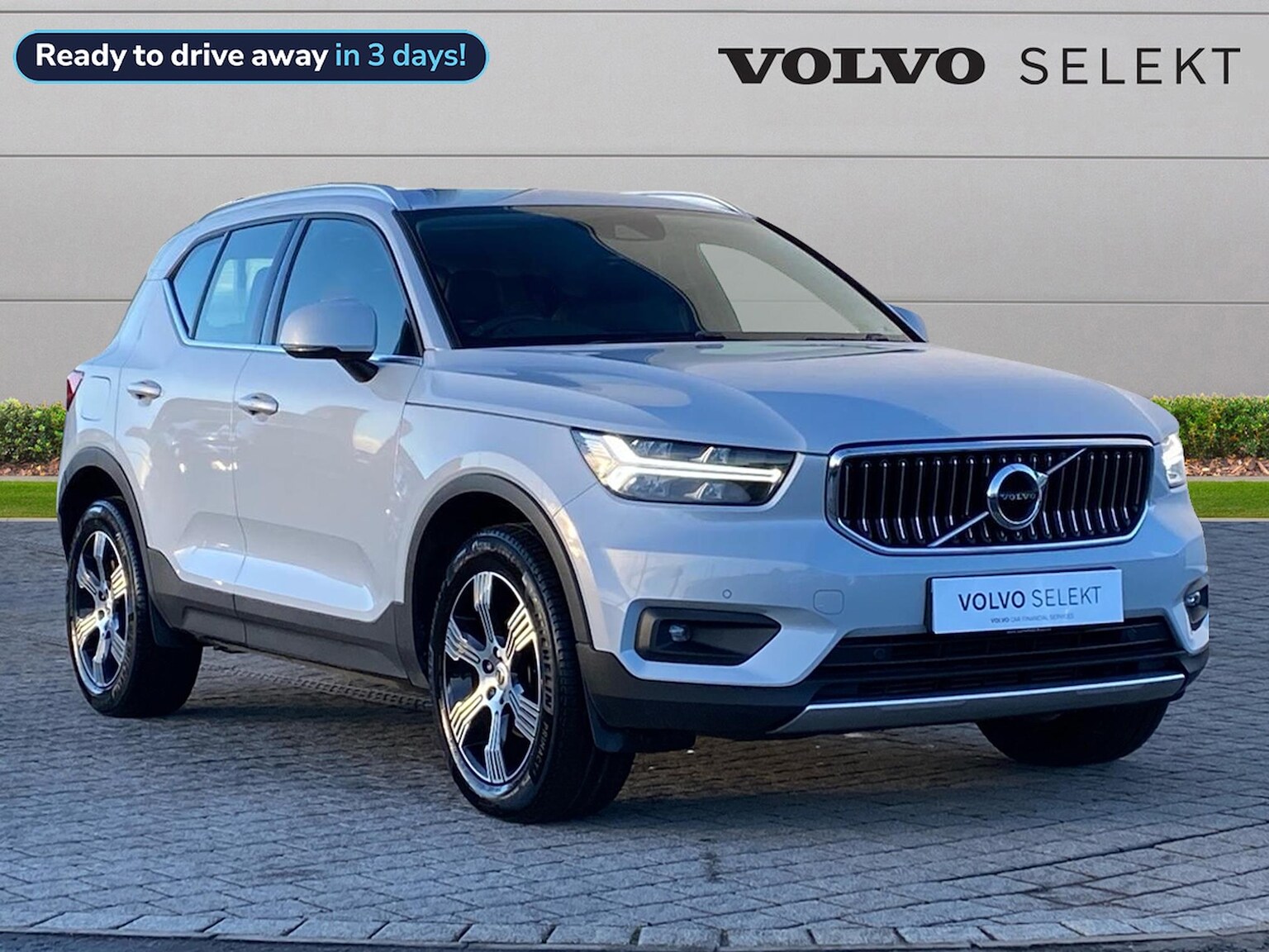 Main listing image - Volvo XC40