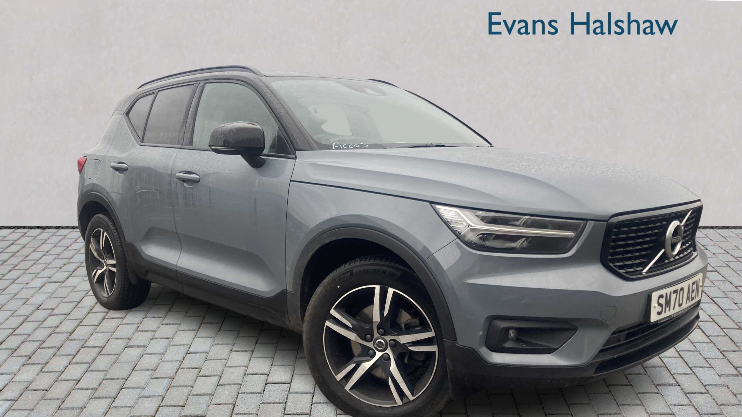 Main listing image - Volvo XC40