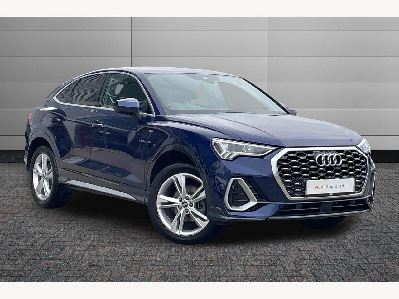 Main listing image - Audi Q3