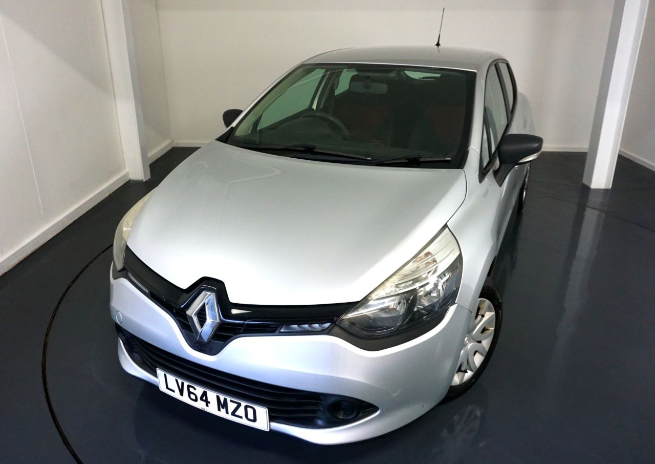 Main listing image - Renault Clio