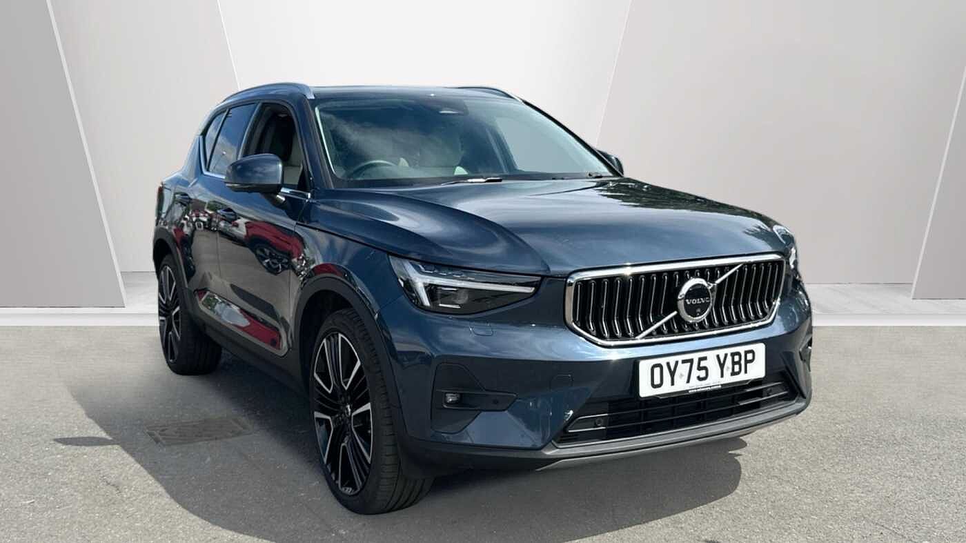 Main listing image - Volvo XC40
