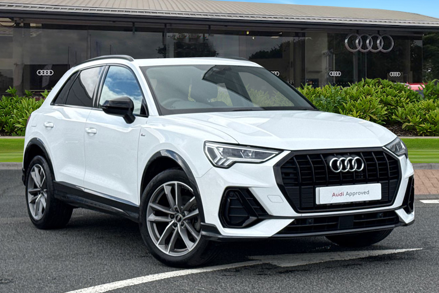 Main listing image - Audi Q3