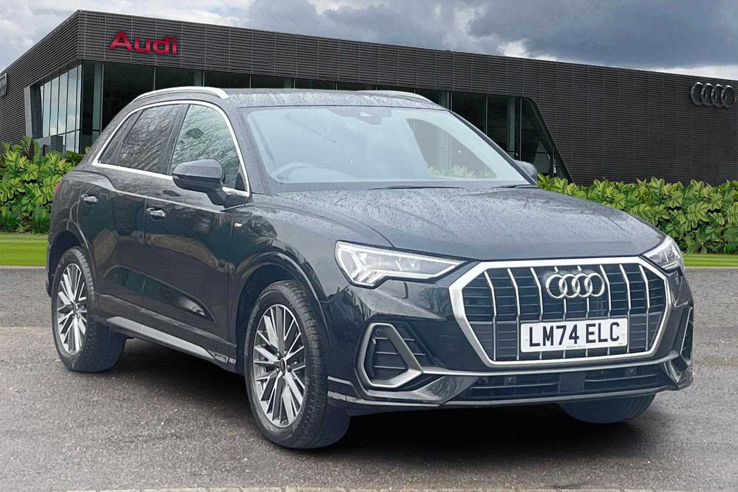 Main listing image - Audi Q3