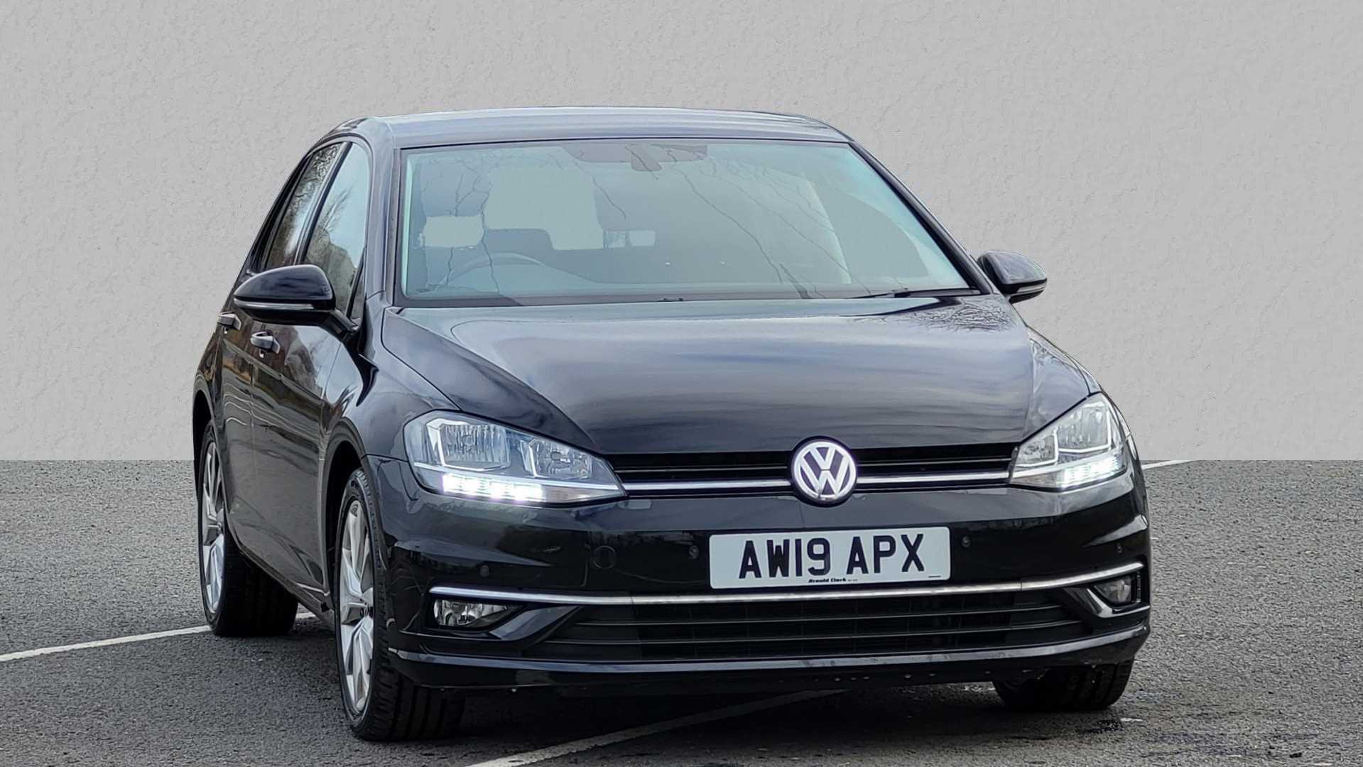 Main listing image - Volkswagen Golf