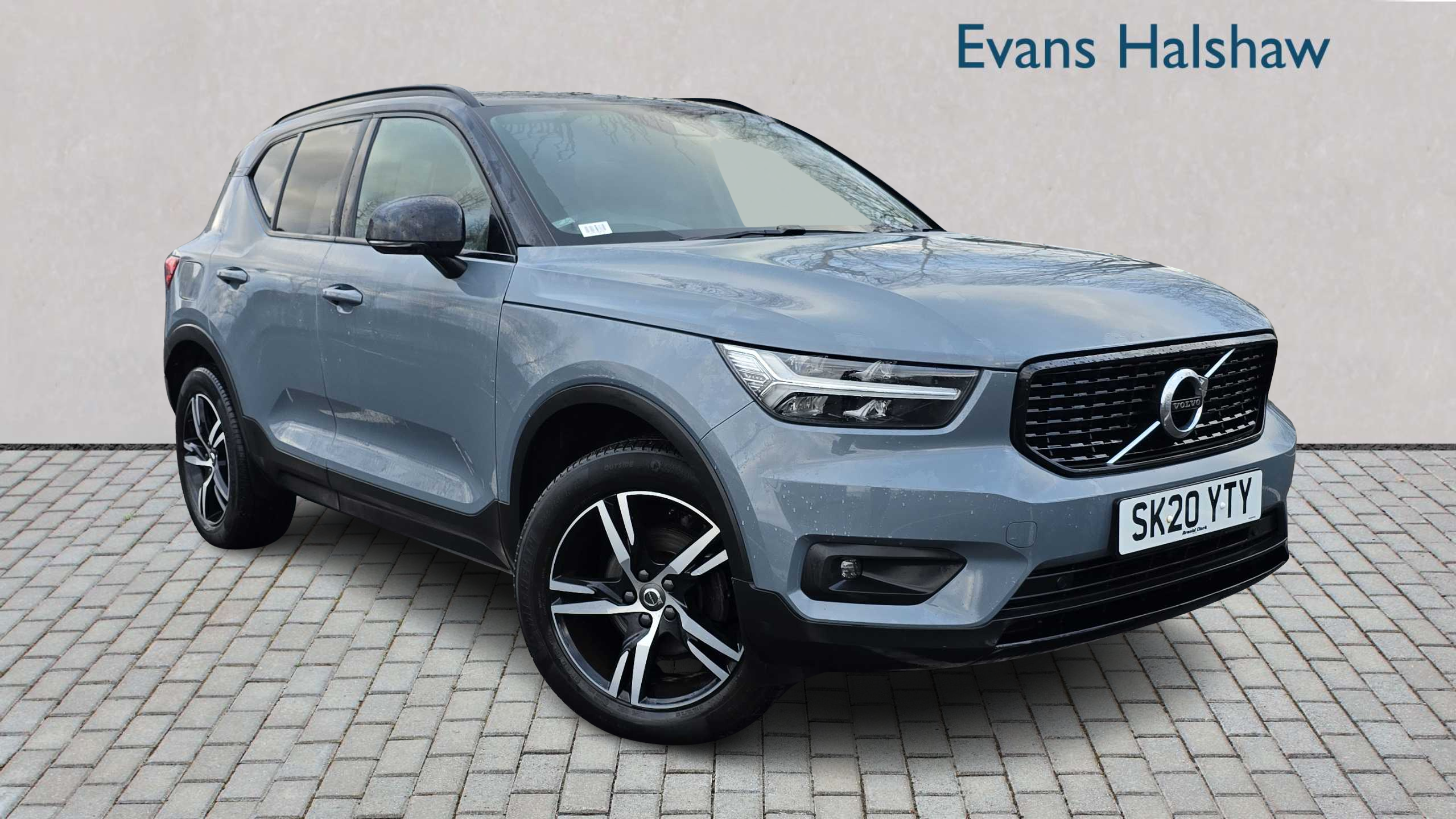 Main listing image - Volvo XC40