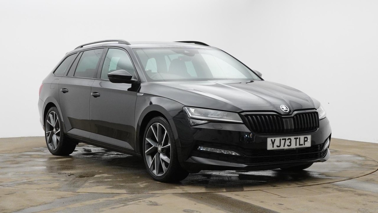 Main listing image - Skoda Superb Estate