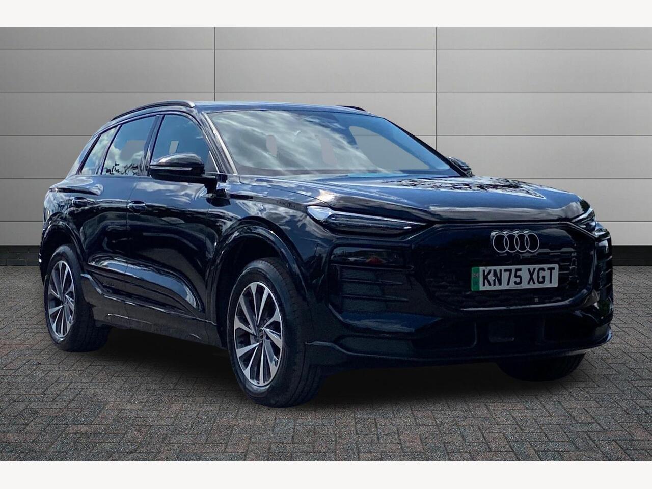 Main listing image - Audi Q6