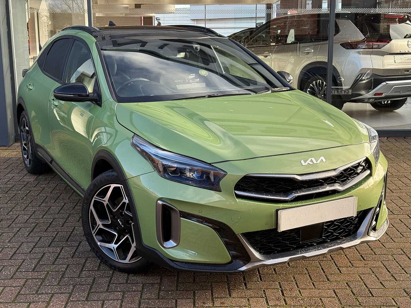 Main listing image - Kia XCeed