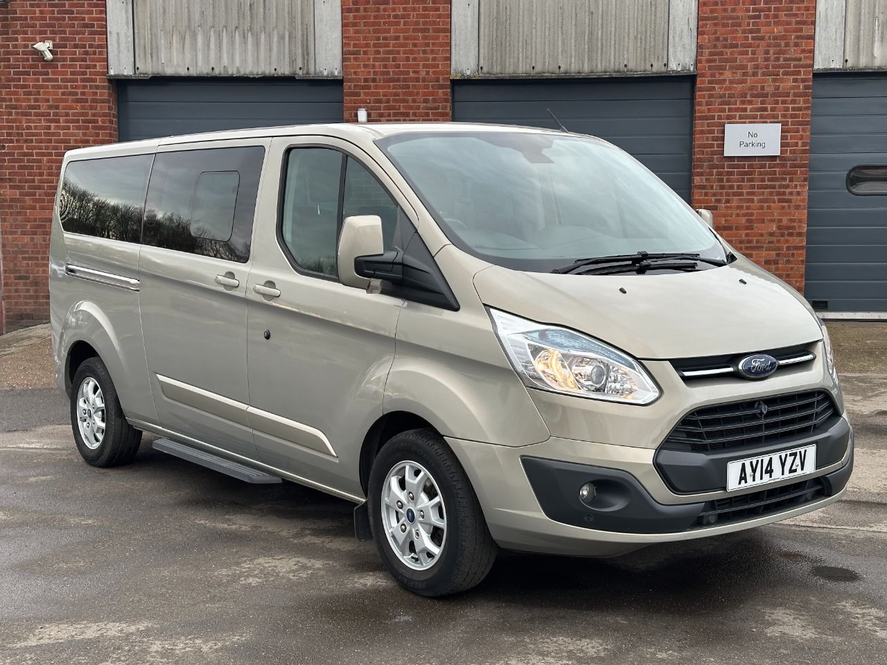 Main listing image - Ford Tourneo Custom