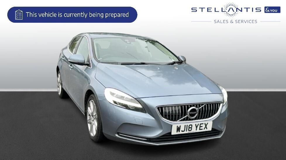 Main listing image - Volvo V40