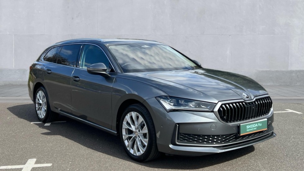 Main listing image - Skoda Superb Estate
