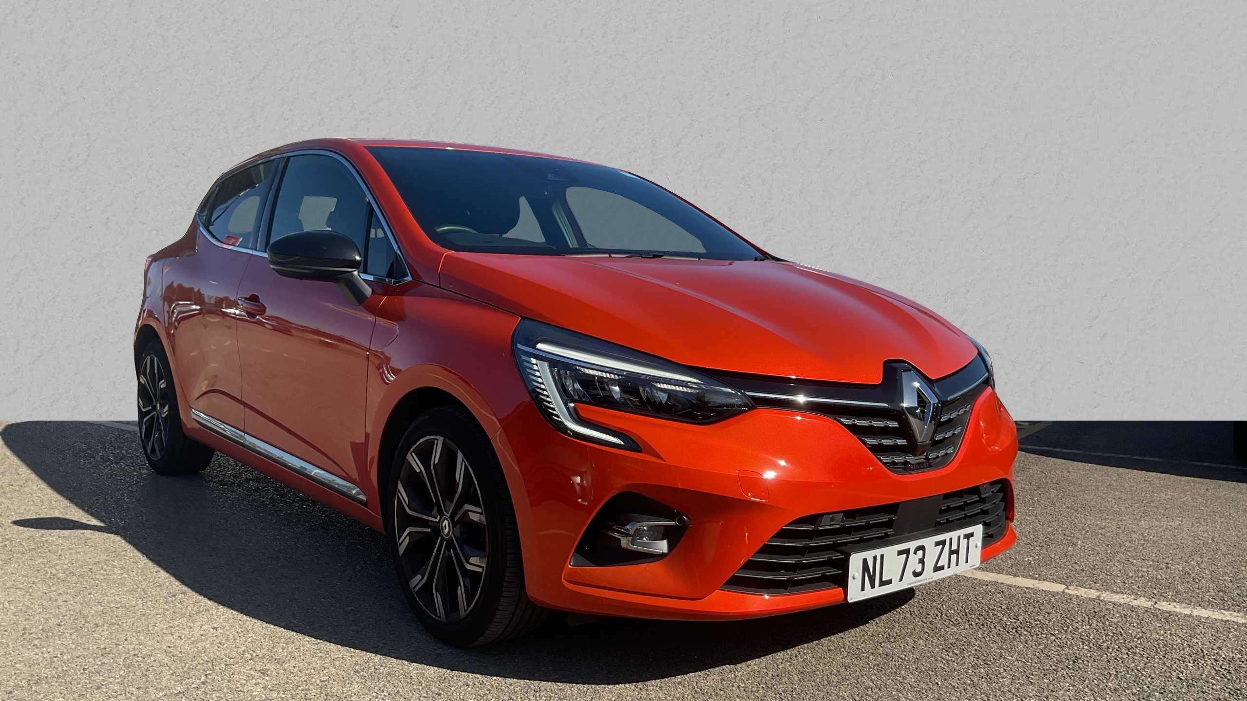 Main listing image - Renault Clio