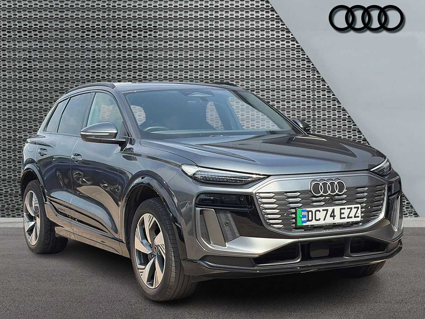 Main listing image - Audi Q6