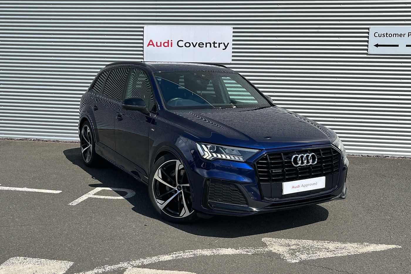 Main listing image - Audi Q7