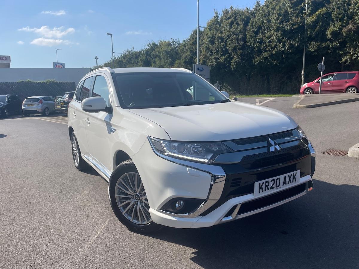 Main listing image - Mitsubishi Outlander