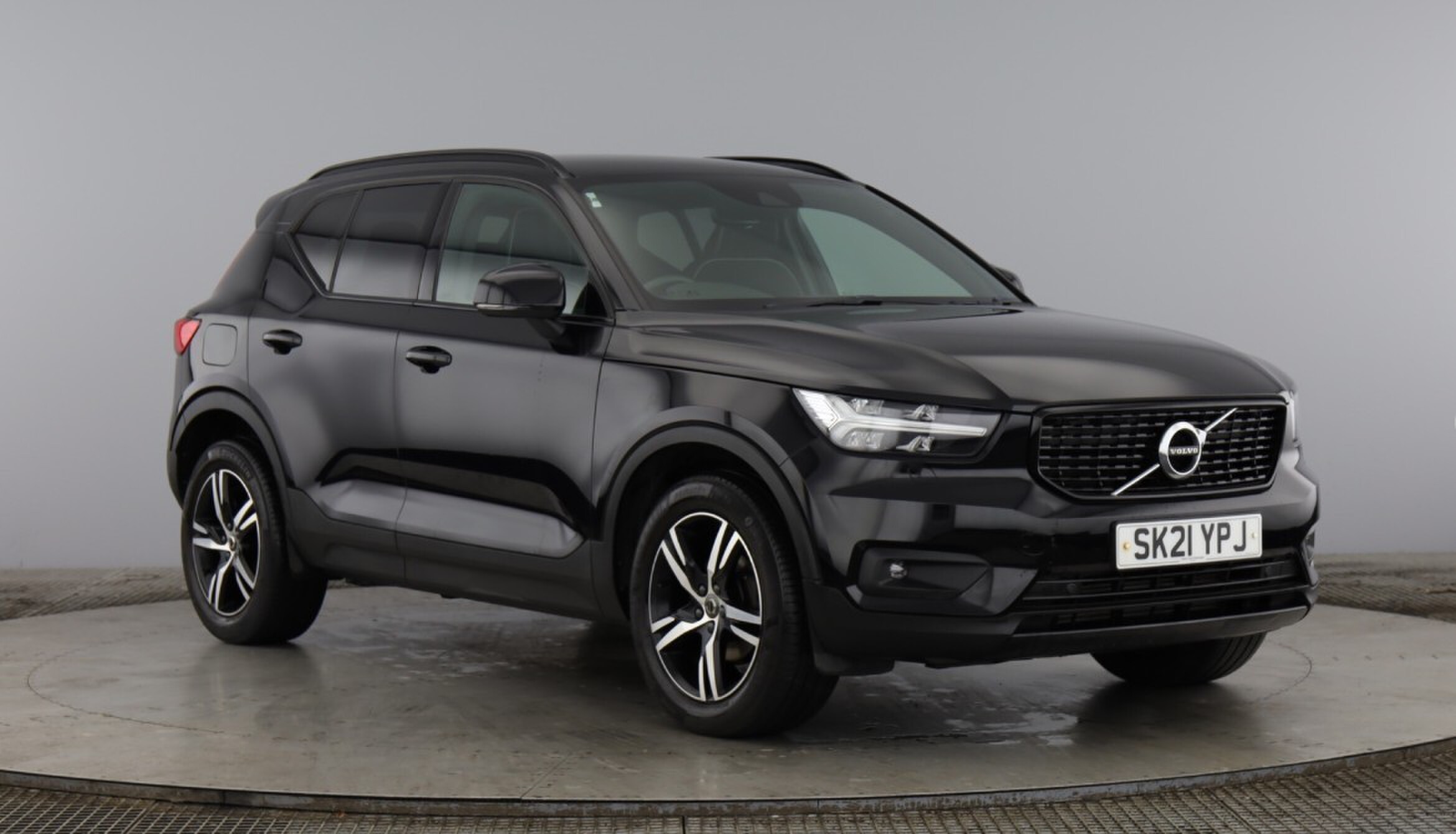 Main listing image - Volvo XC40