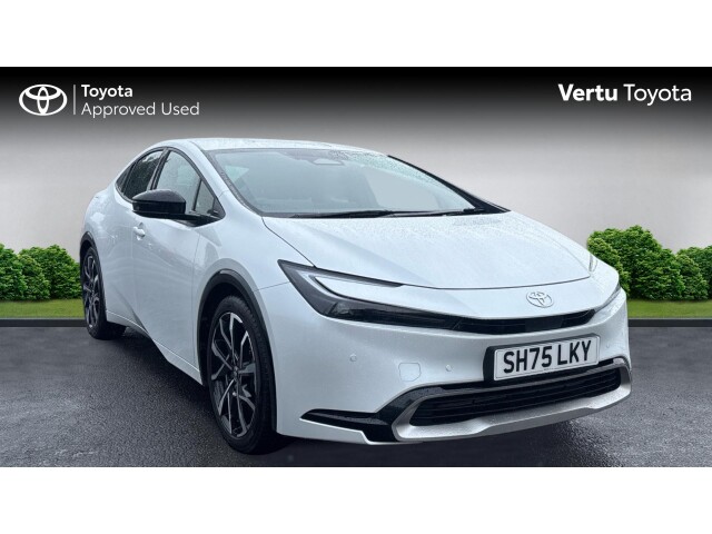 Main listing image - Toyota Prius Plug-In