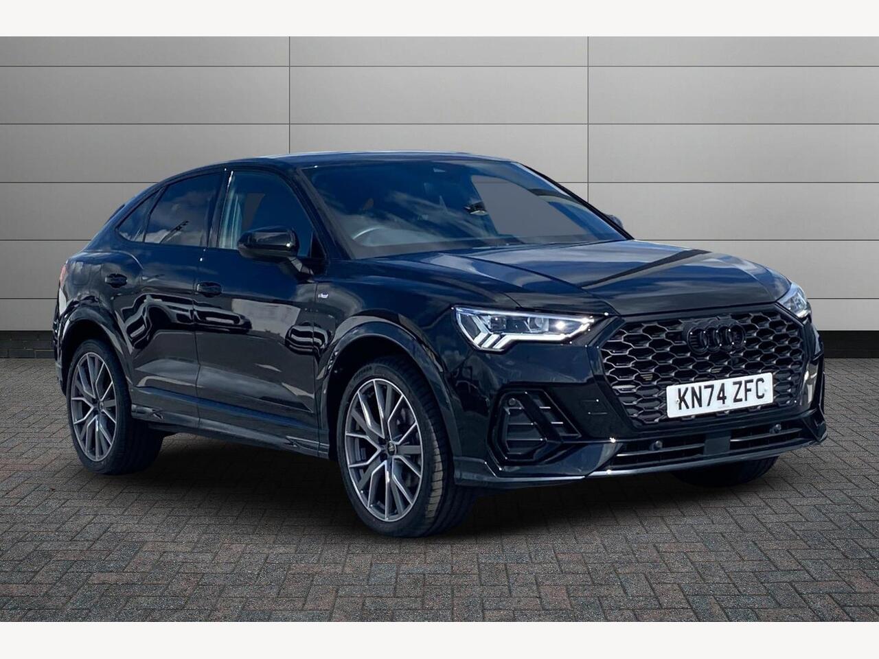 Main listing image - Audi Q3