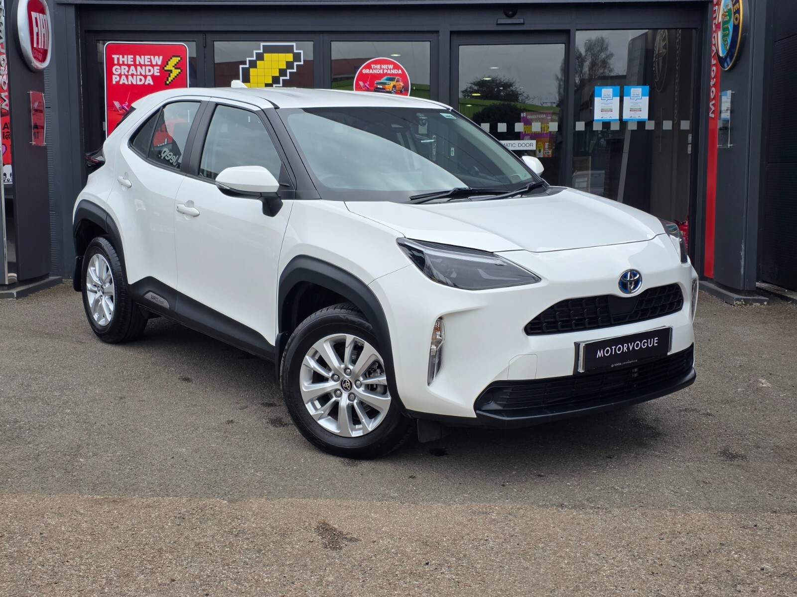 Main listing image - Toyota Yaris Cross