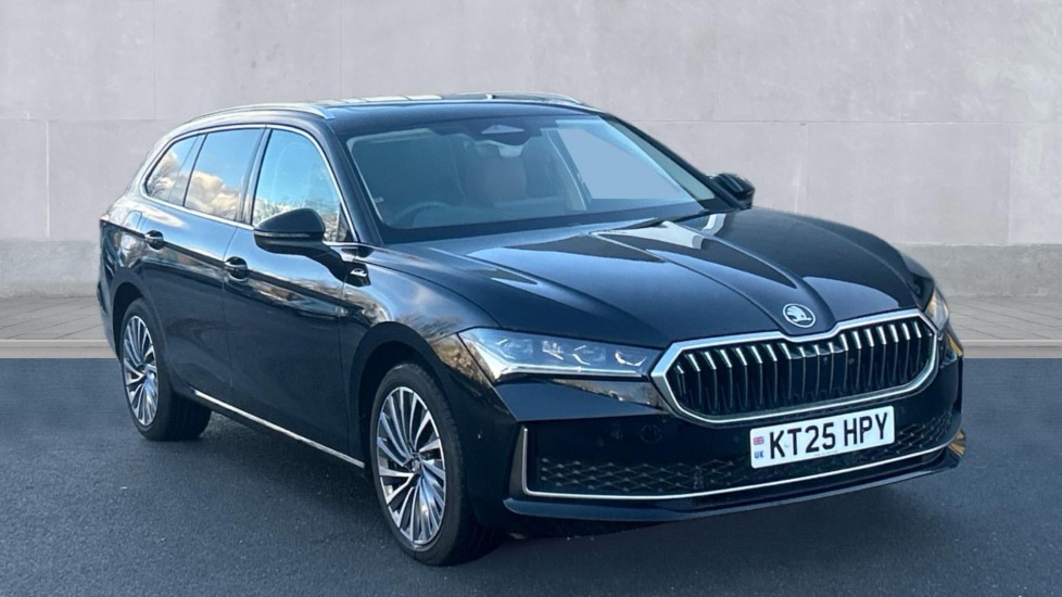 Main listing image - Skoda Superb Estate
