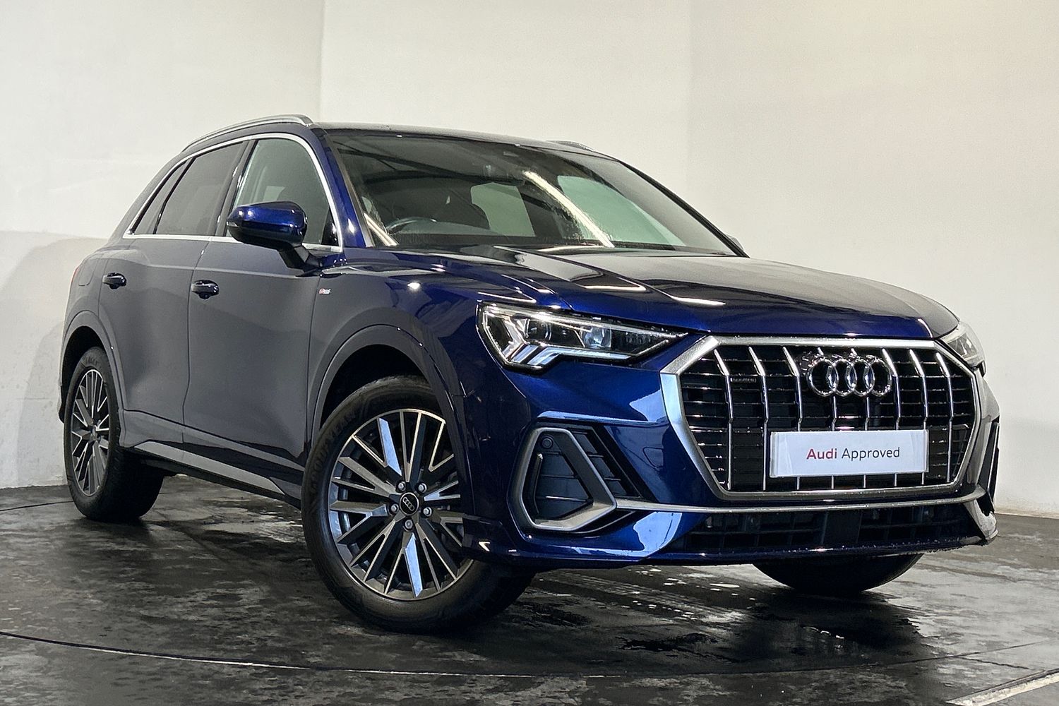 Main listing image - Audi Q3