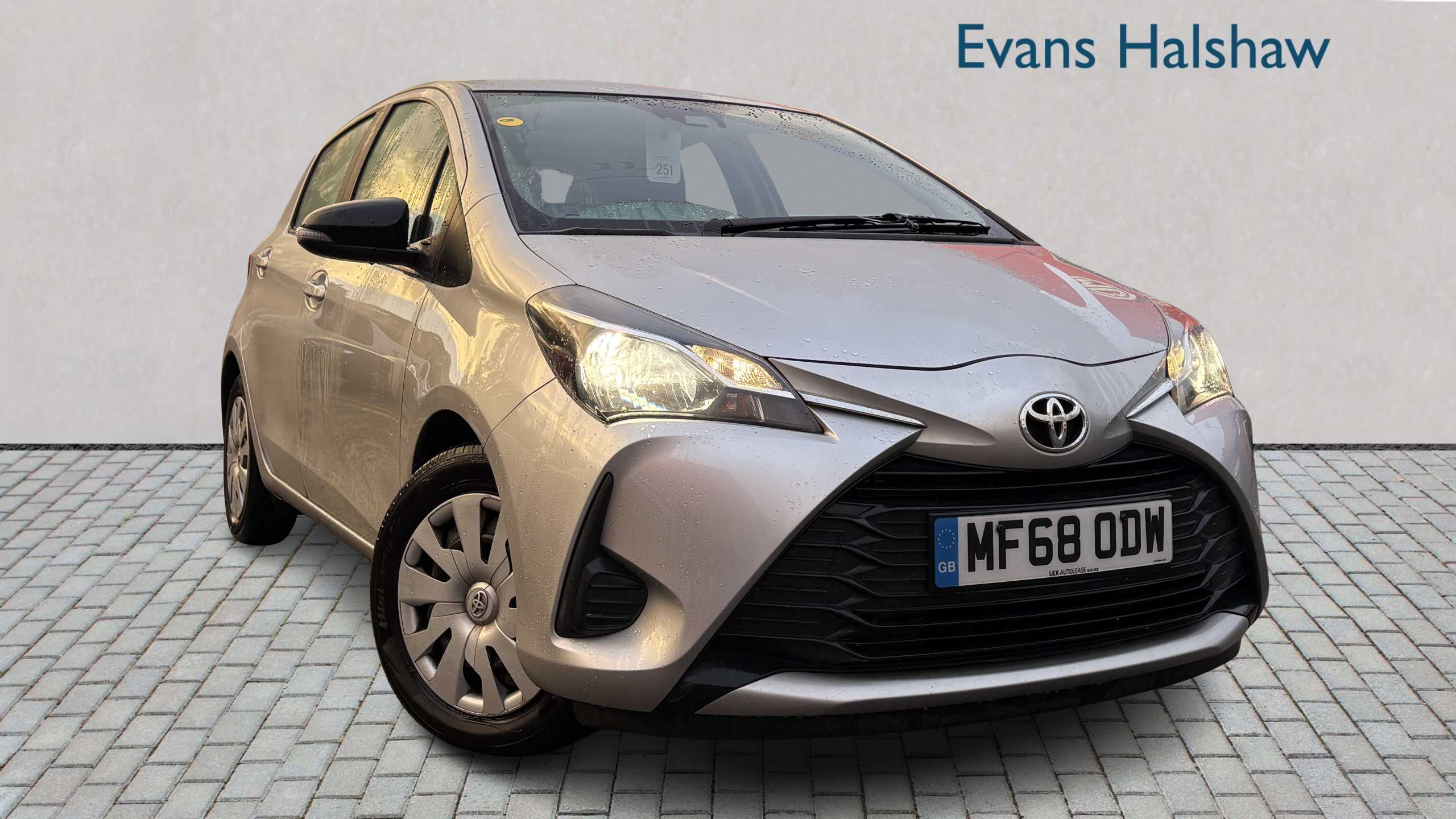 Main listing image - Toyota Yaris