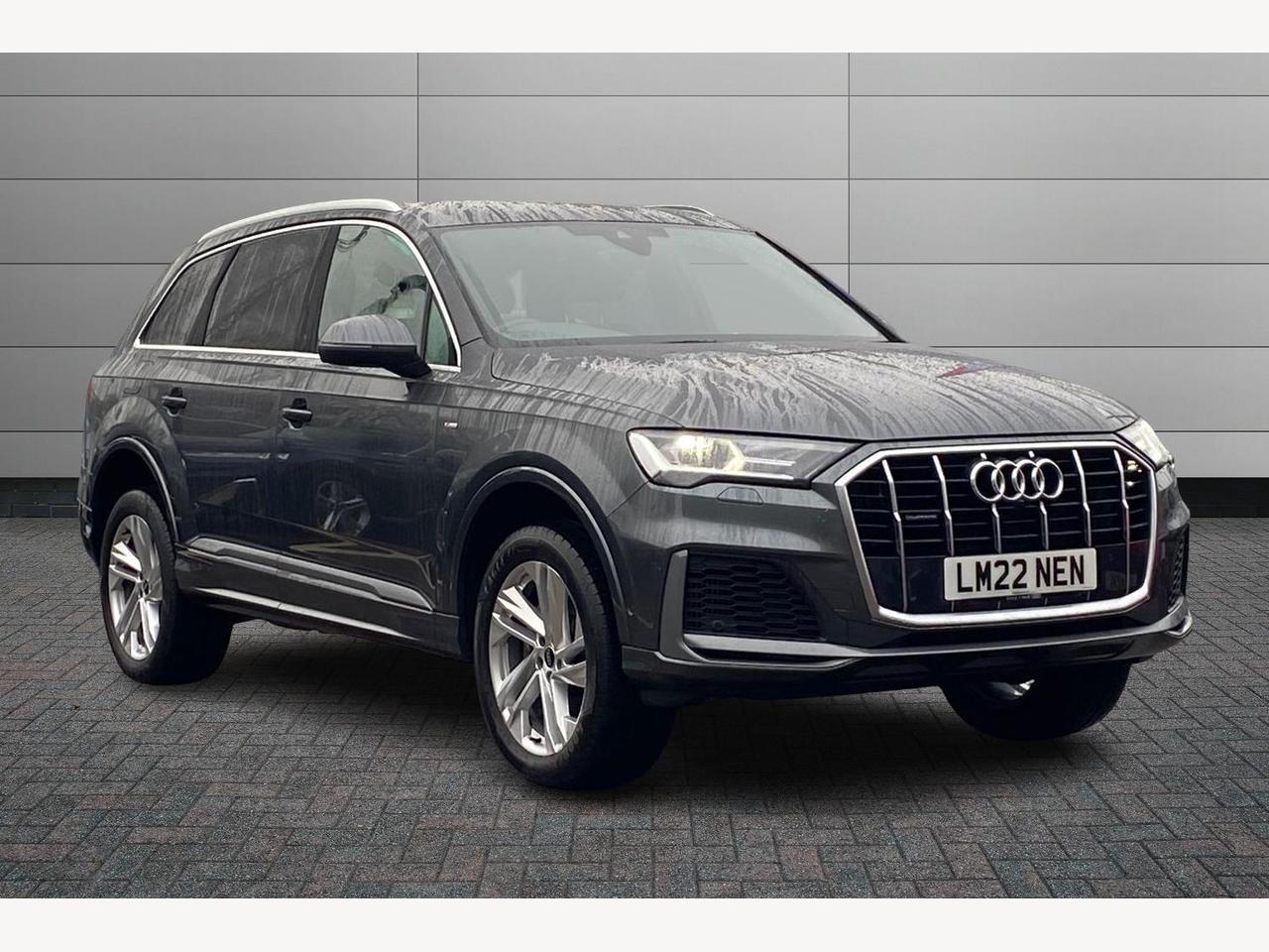 Main listing image - Audi Q7