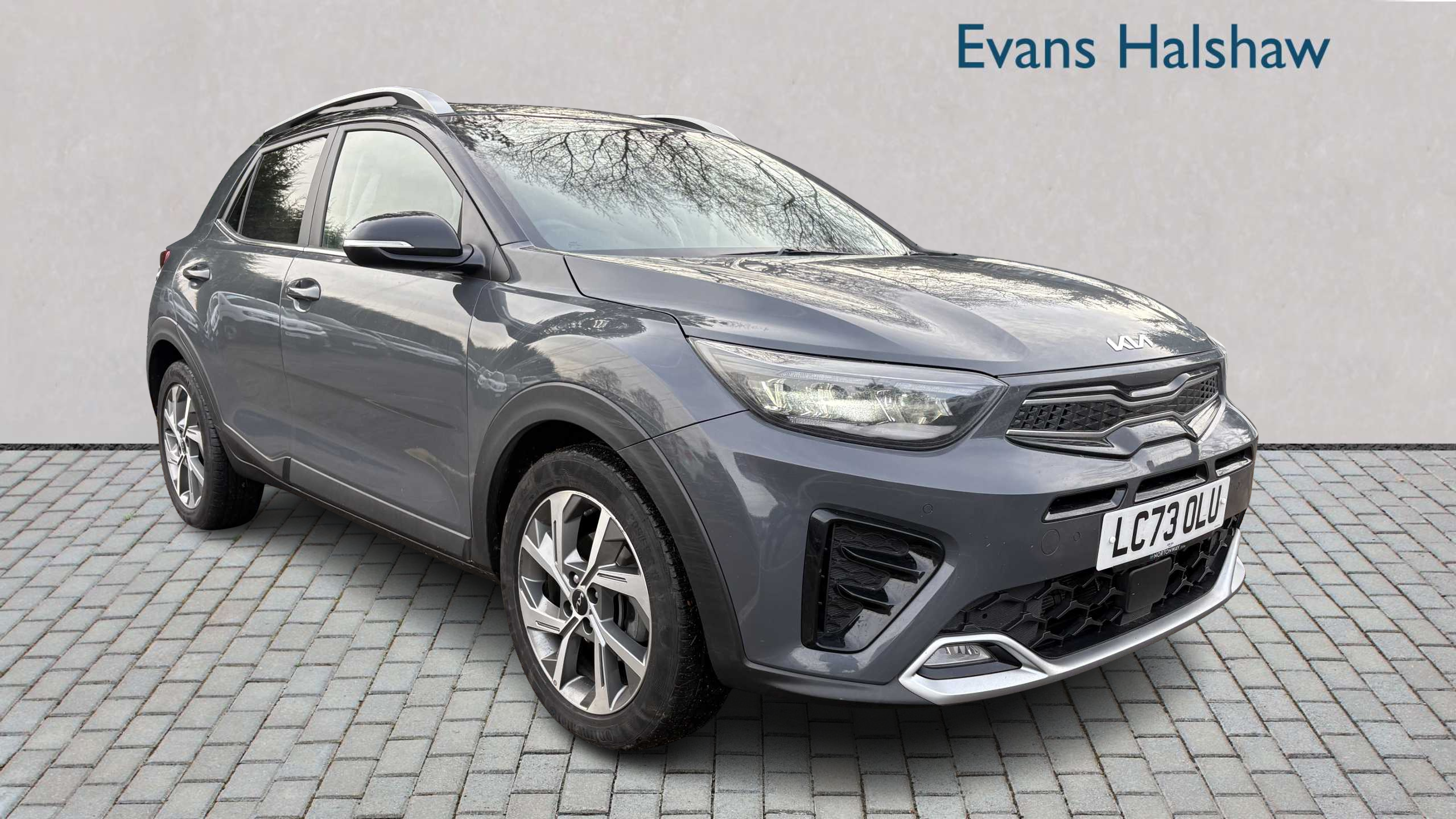 Main listing image - Kia Stonic