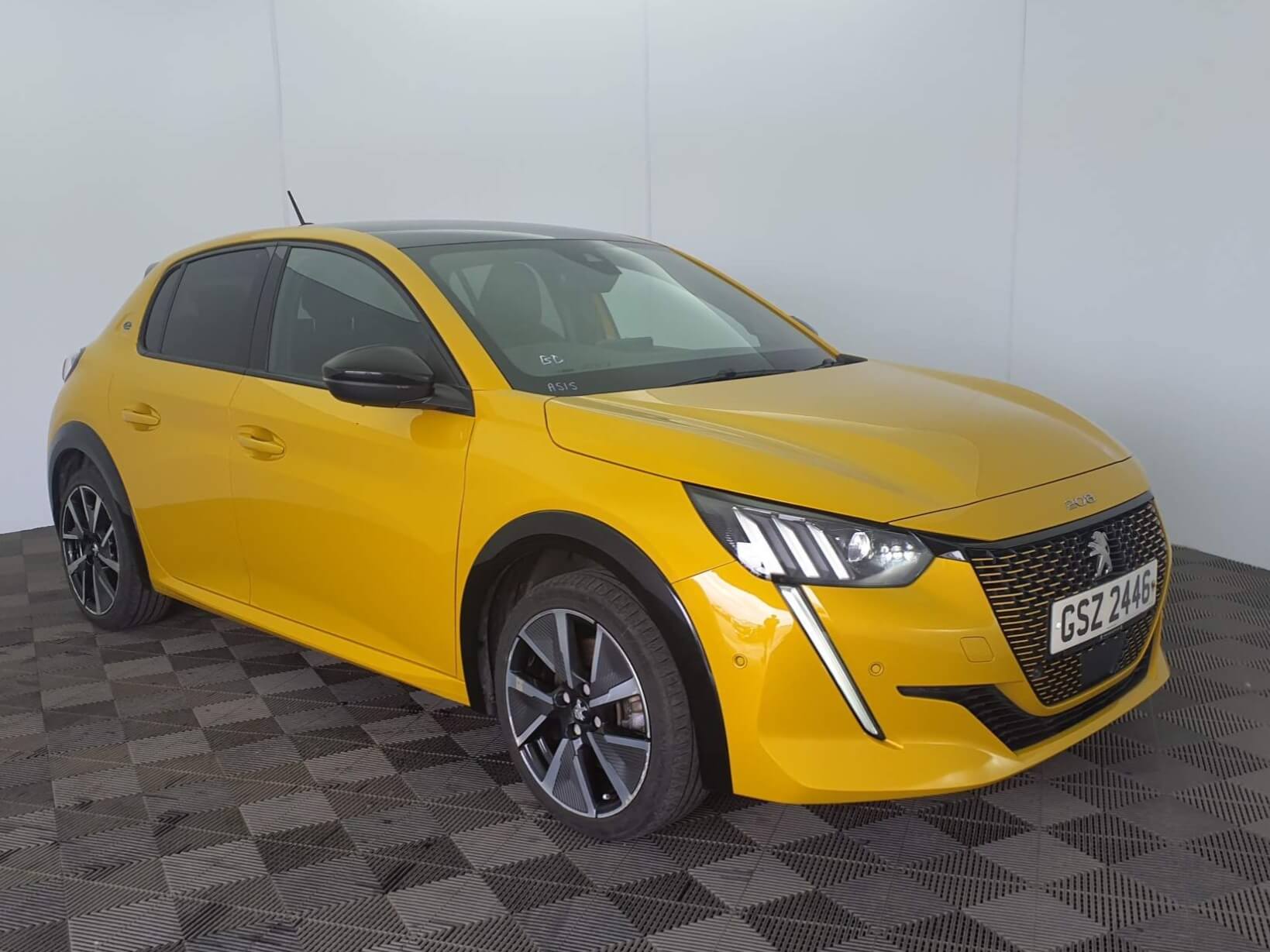 Main listing image - Peugeot 208