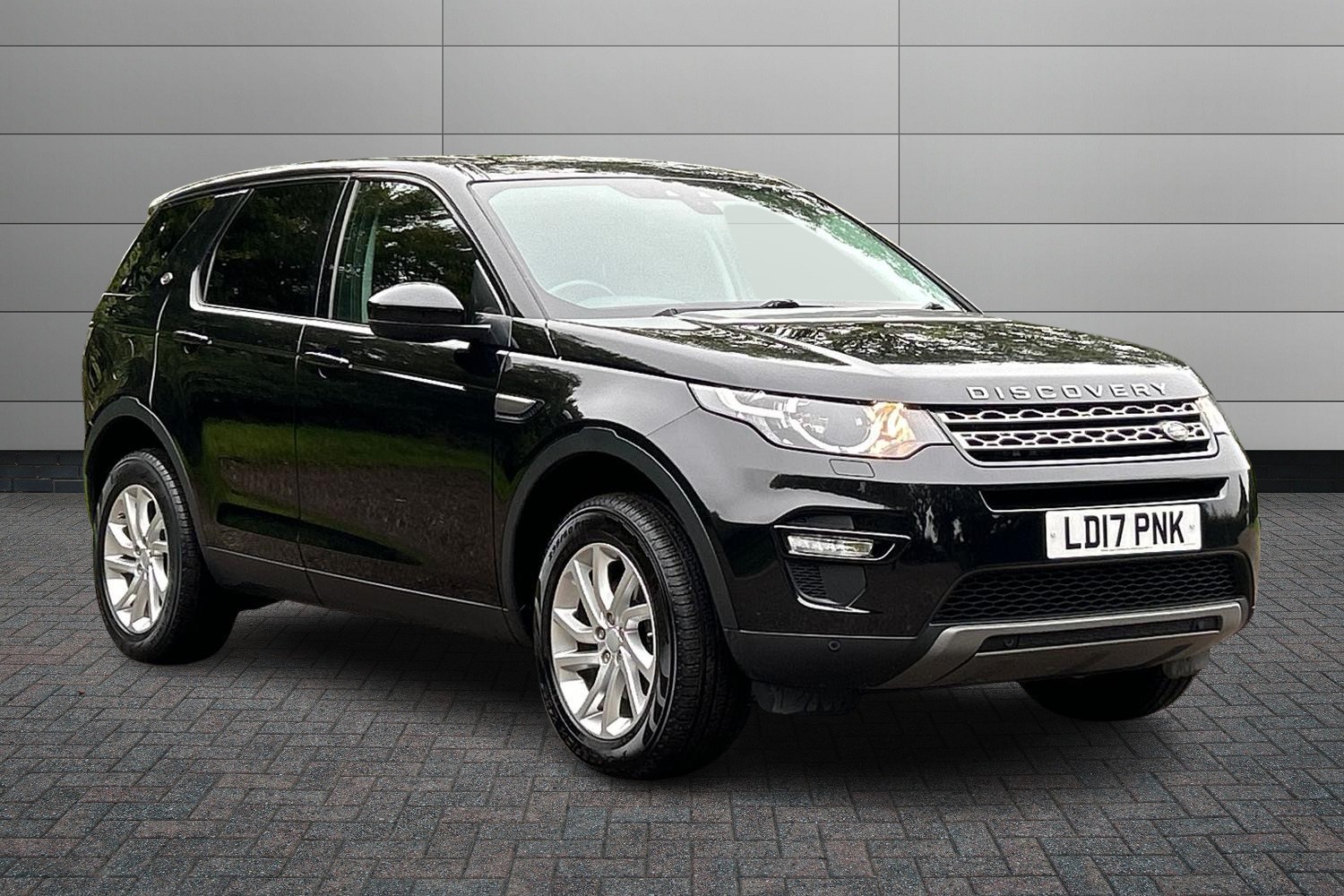 Main listing image - Land Rover Discovery Sport