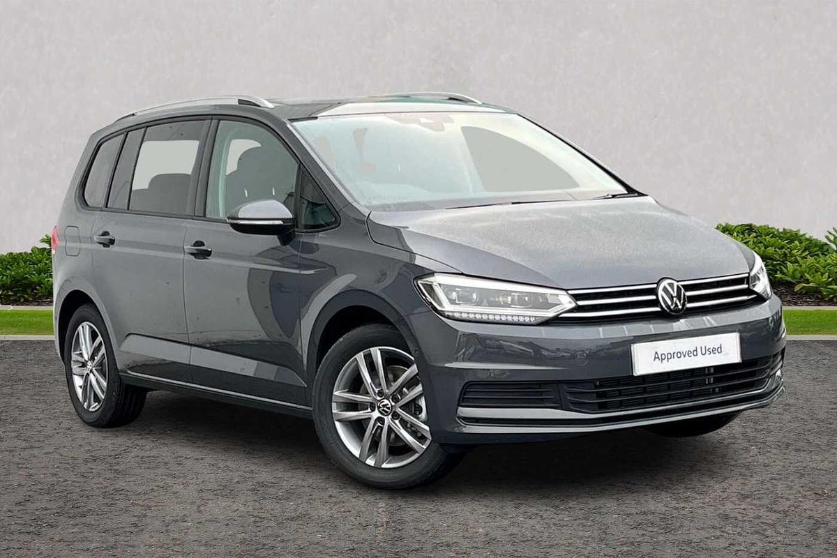 Main listing image - Volkswagen Touran