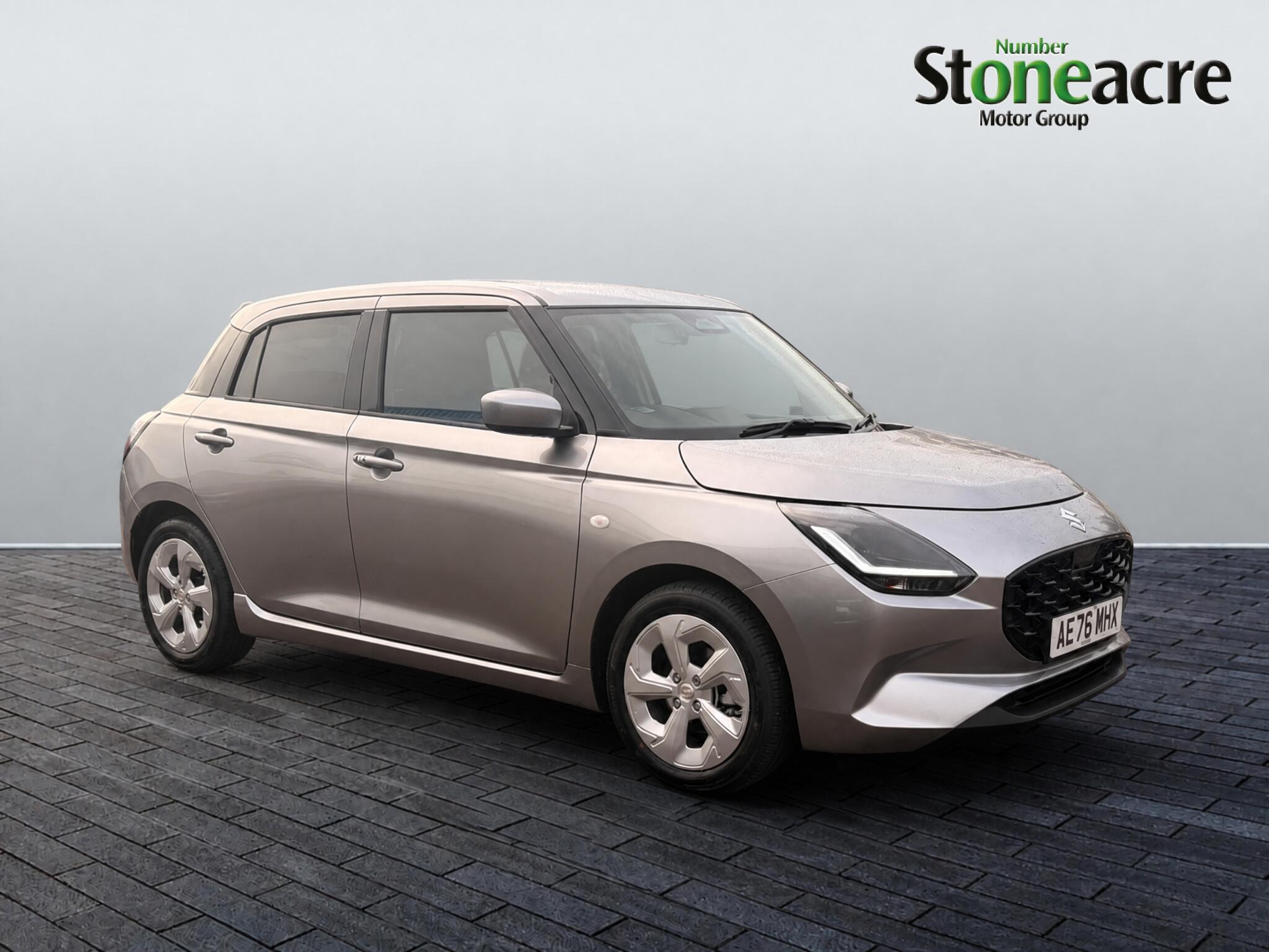Main listing image - Suzuki Swift