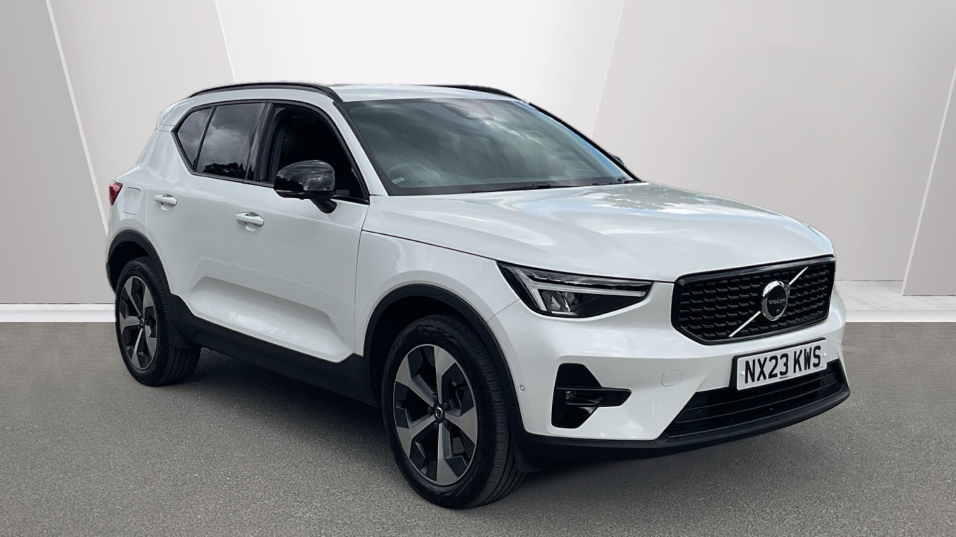 Main listing image - Volvo XC40