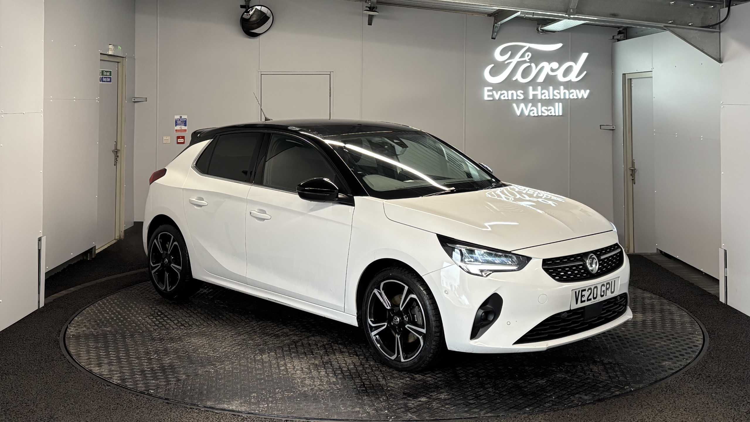 Main listing image - Vauxhall Corsa