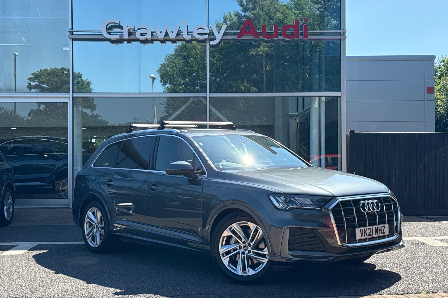Main listing image - Audi Q7